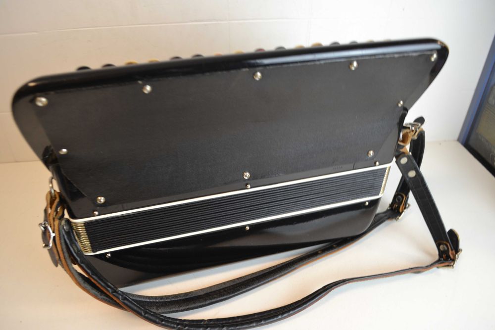 Acordeao 3 Voz Com  Mala de transporte. N 438