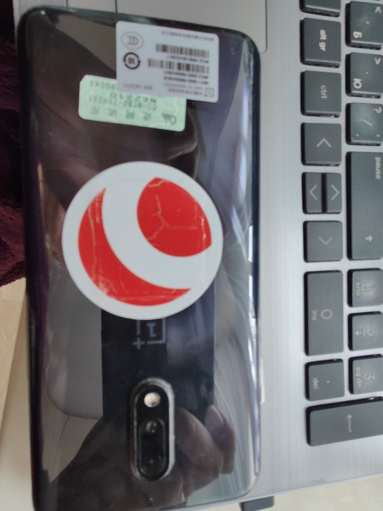 OnePlus 7  смартфон