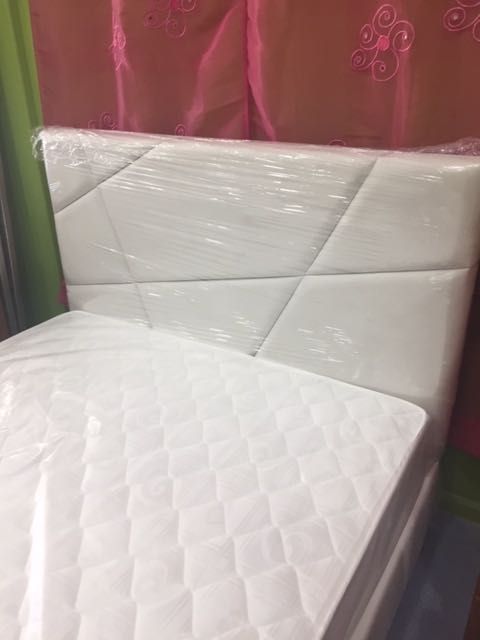 Cama com Cabeceira alta, Tecido em Polipele ( Lavável )