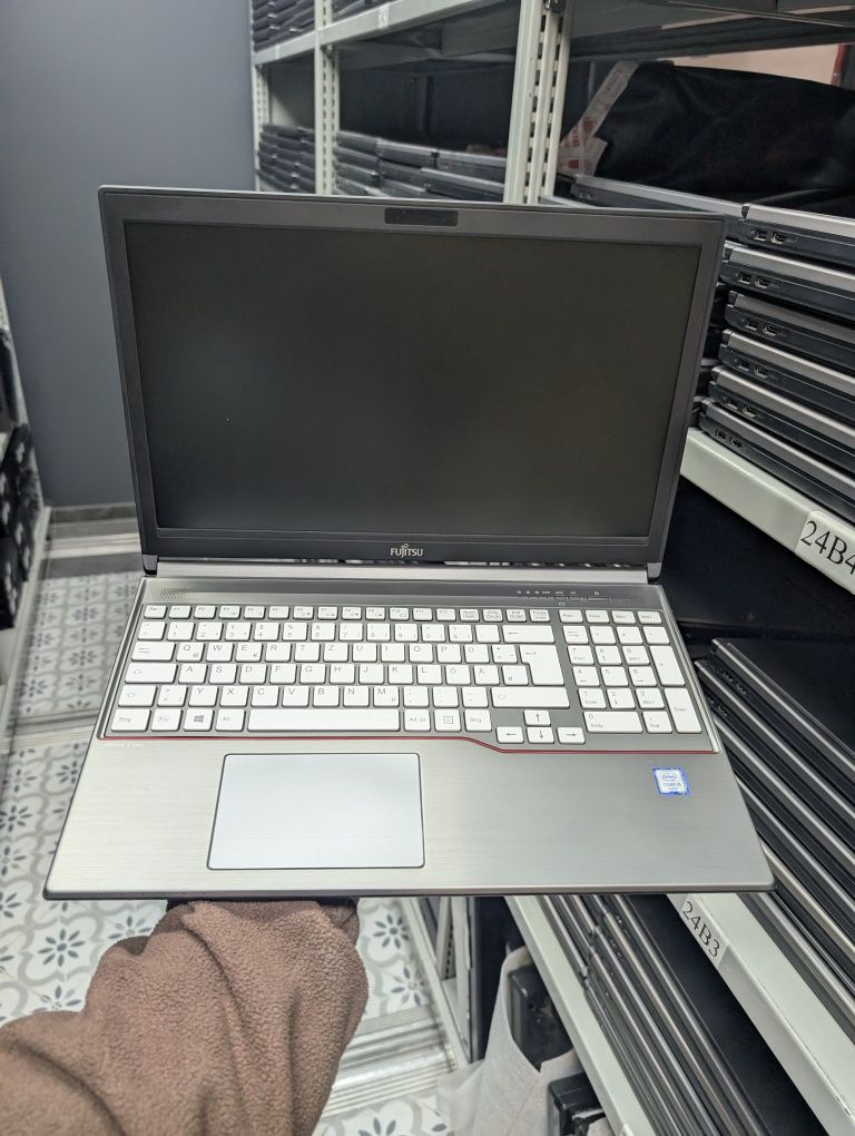 Оргінальні Японці Ноутбуки  Fujitsu LIFEBOOK E756 для офісу та дому