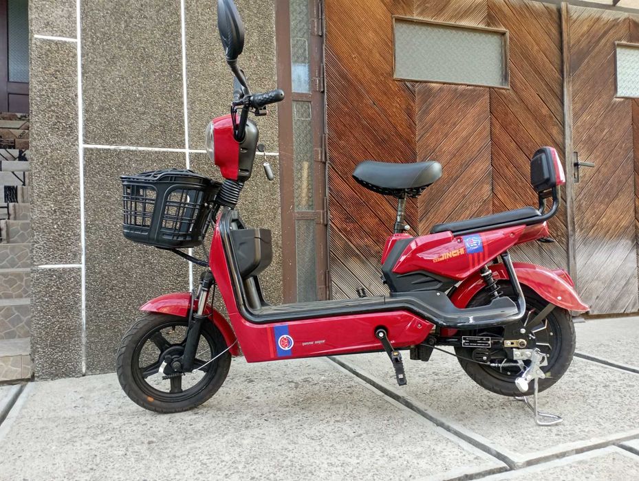 Продам електро скутери всі деталі за телефоном +380 97 782 3292