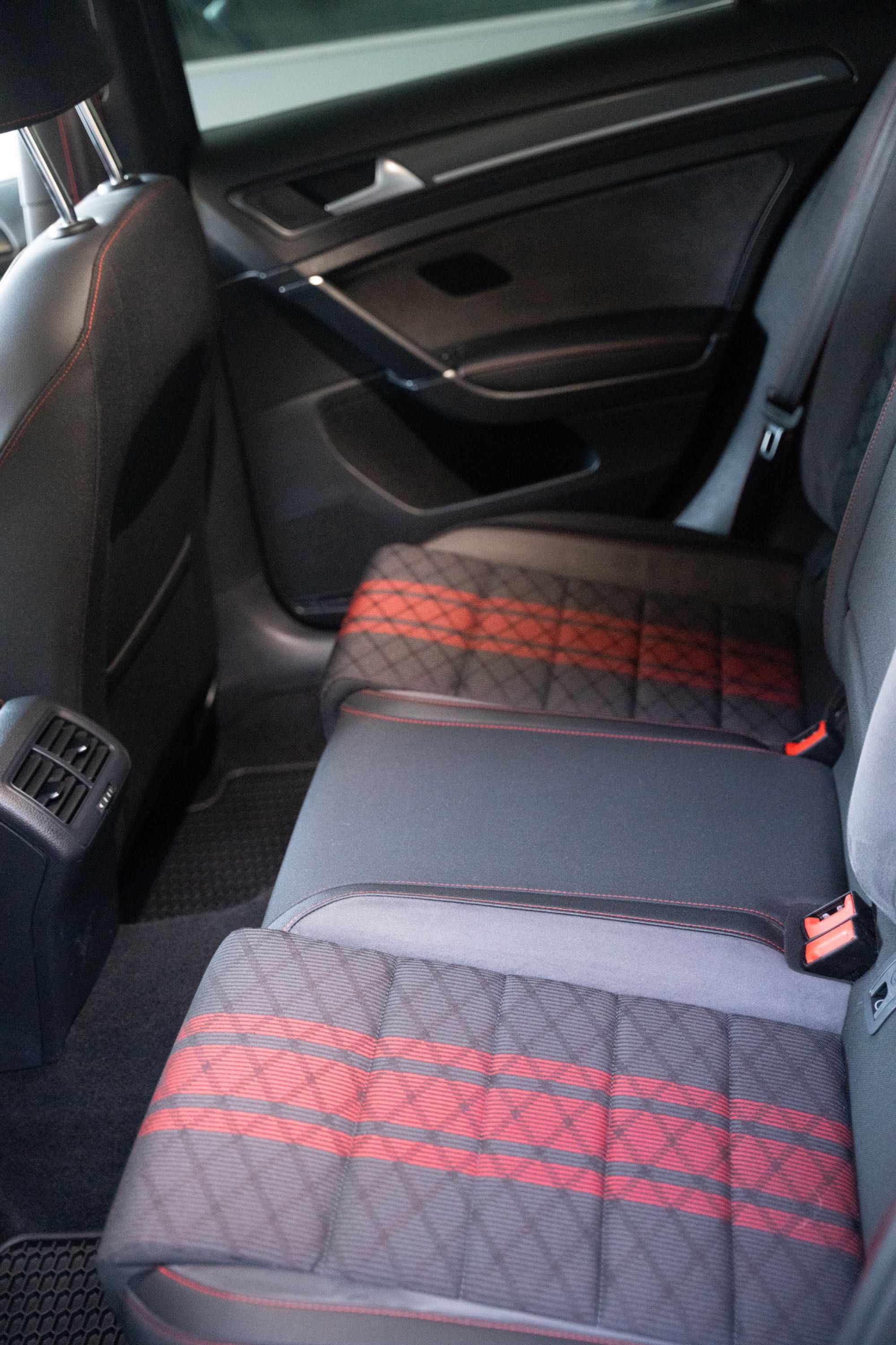 Volkswagen Golf GTI TCR 2.0 TSI DSG 290cv