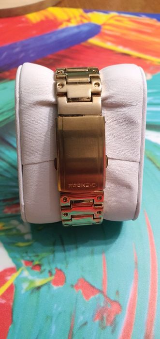 Złoty zegarek casio