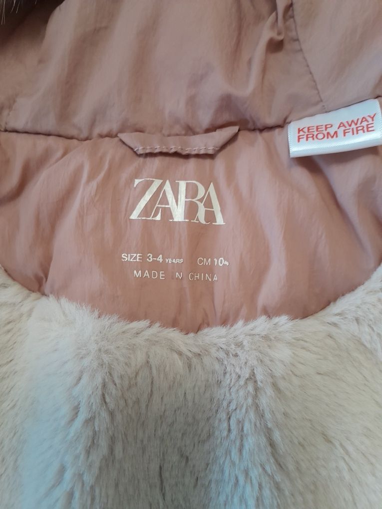 Курточки-пуховики Zara для двійні 104
