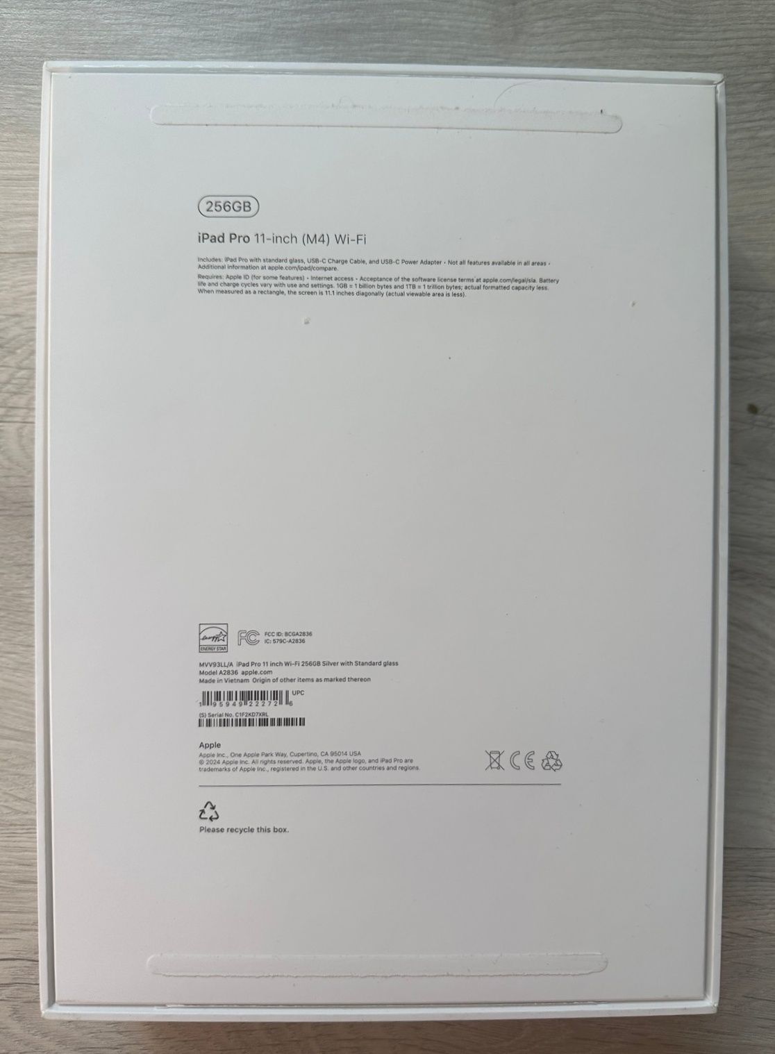 планшет Apple iPad Pro 2024 Wi-Fi A2836 (MVV93LL/A) 8ГБ, 256ГБ