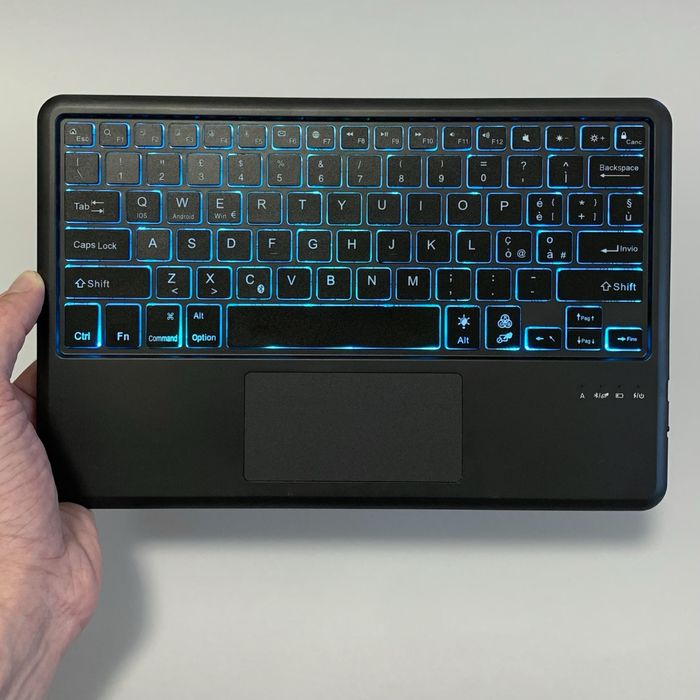 Чехол с клавиатурой для iPad Pro 12.9” (поколения 4, 5, 6)