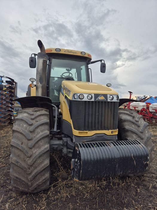 Продам трактор Challenger mt685d