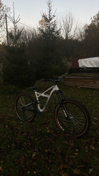 Rower specialized enduro comp z podpisem dawida godzka