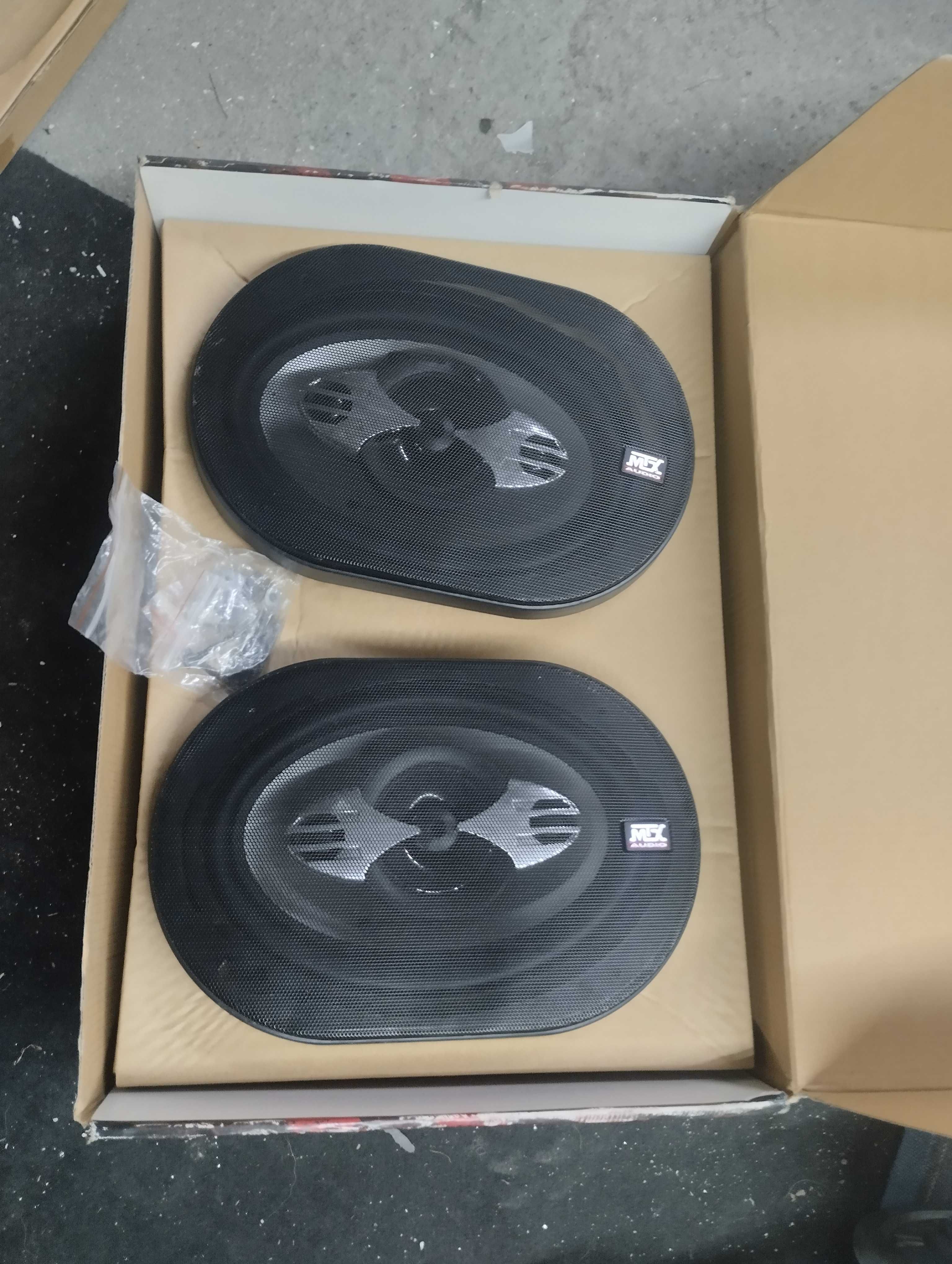 Vendo colunas de som