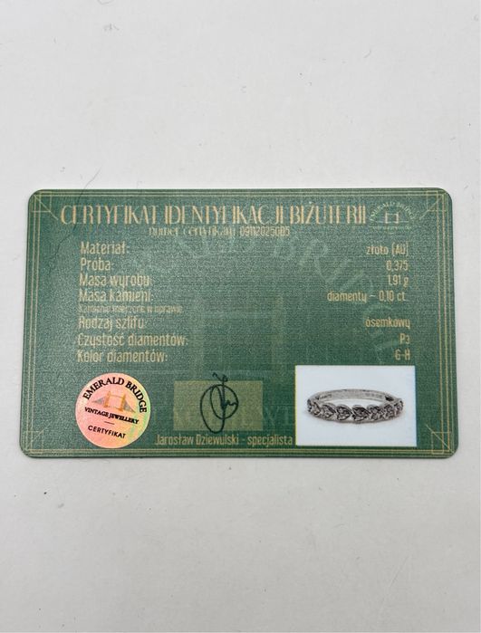 Złoty pierścionek z diamentami