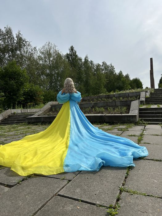 Прокат суконь для фотосесій та будь-яких подій