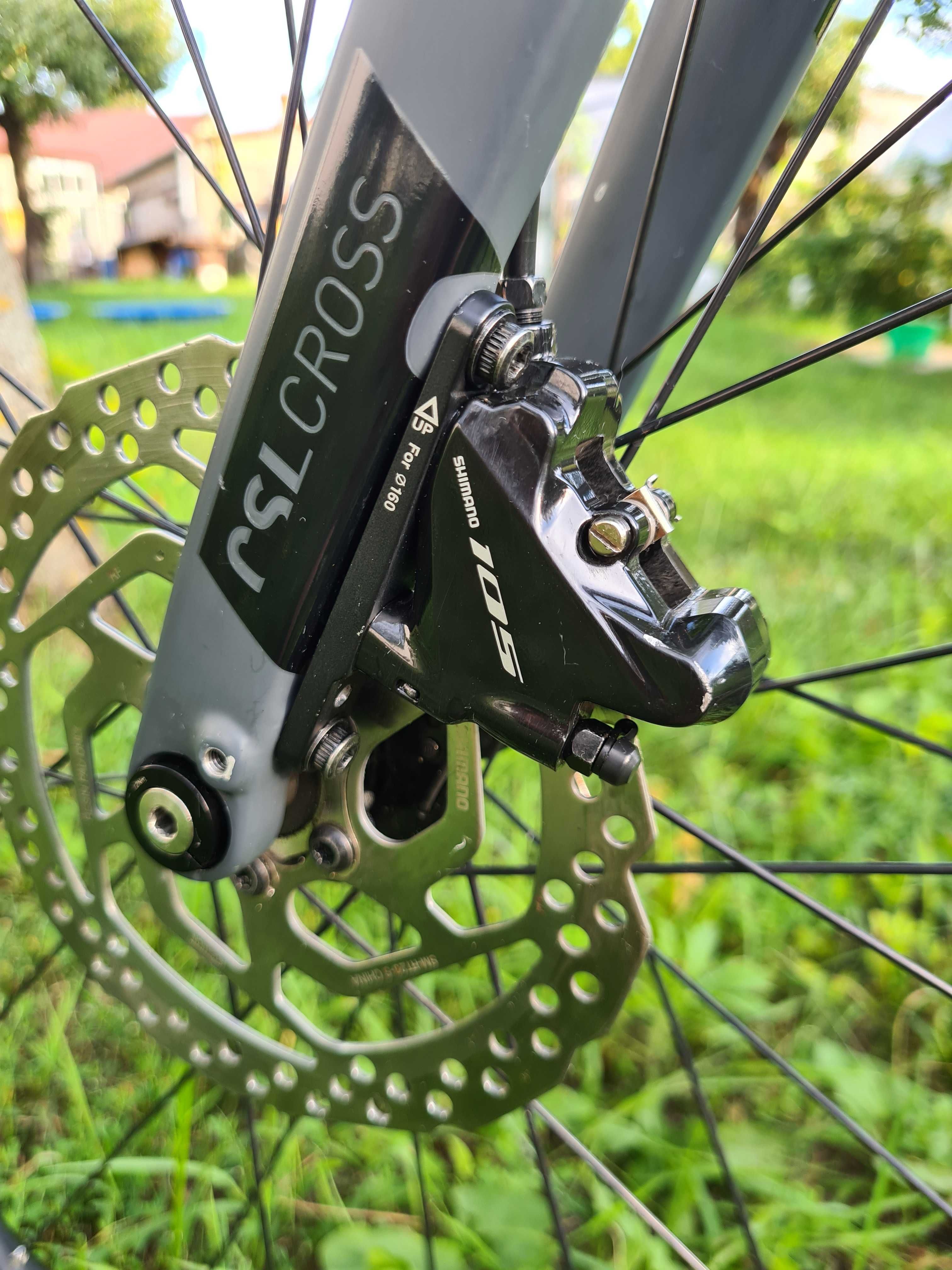 Gravel Cube Cross Race Pro r.56 – Shimano 105, hydro, karbon widelec
