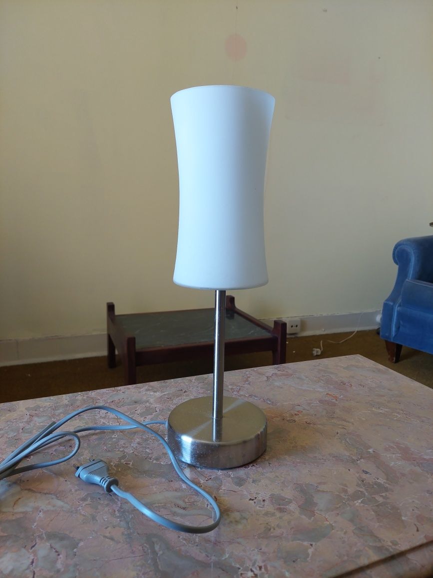 Candeeiro de mesa