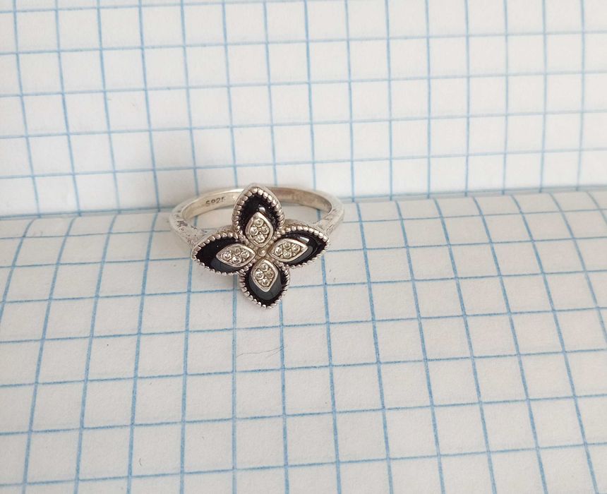 Кольцо колечко. Срібло 925 проба Розмір 17. Чорна емаль, камні. Вінтаж