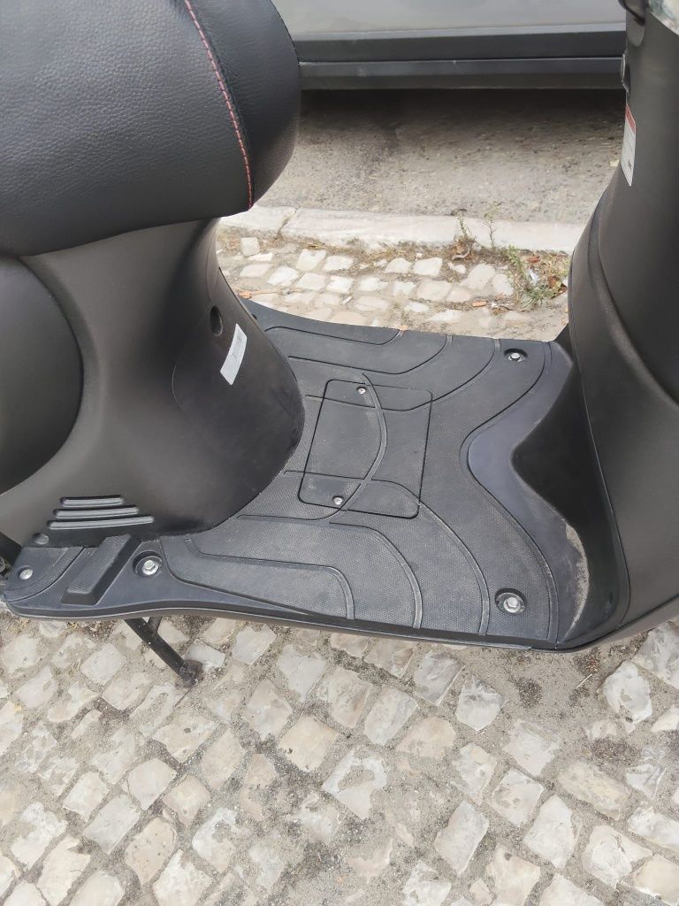 Moto em bom estado modelo Keeway