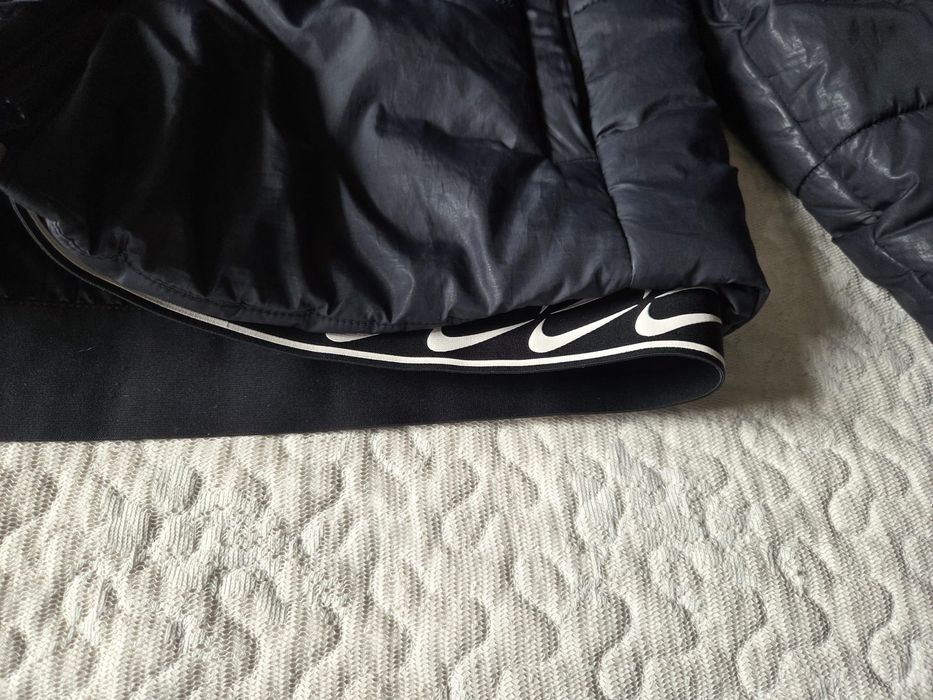 Kurtka nike. Elegancka