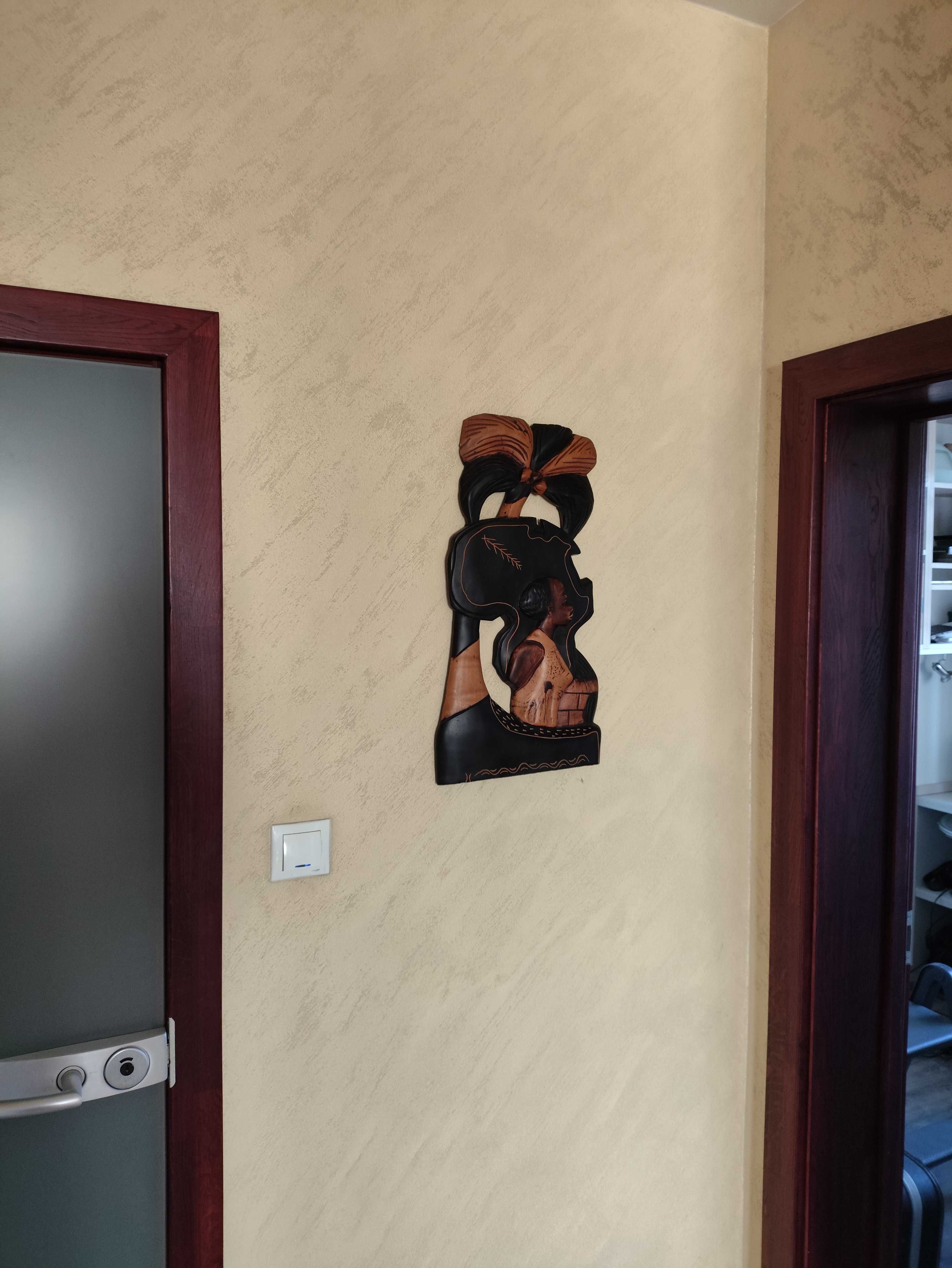 Stara maska afrykańska z drewna, wykonana ręcznie