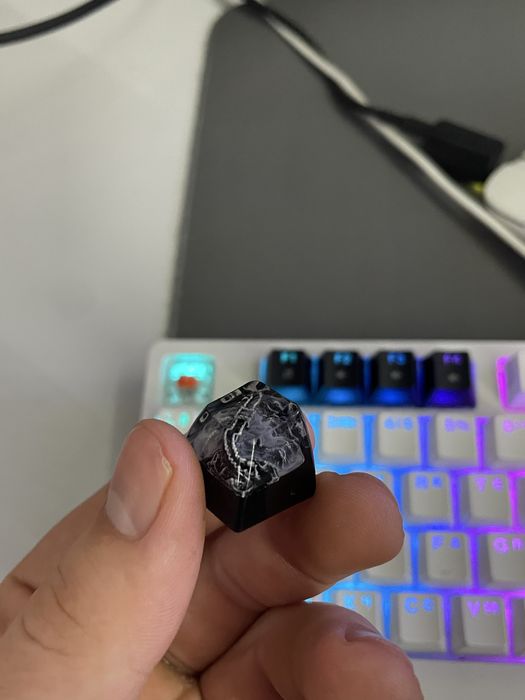 Hator rockfall 2 macha tkl з кастомними кейкапами