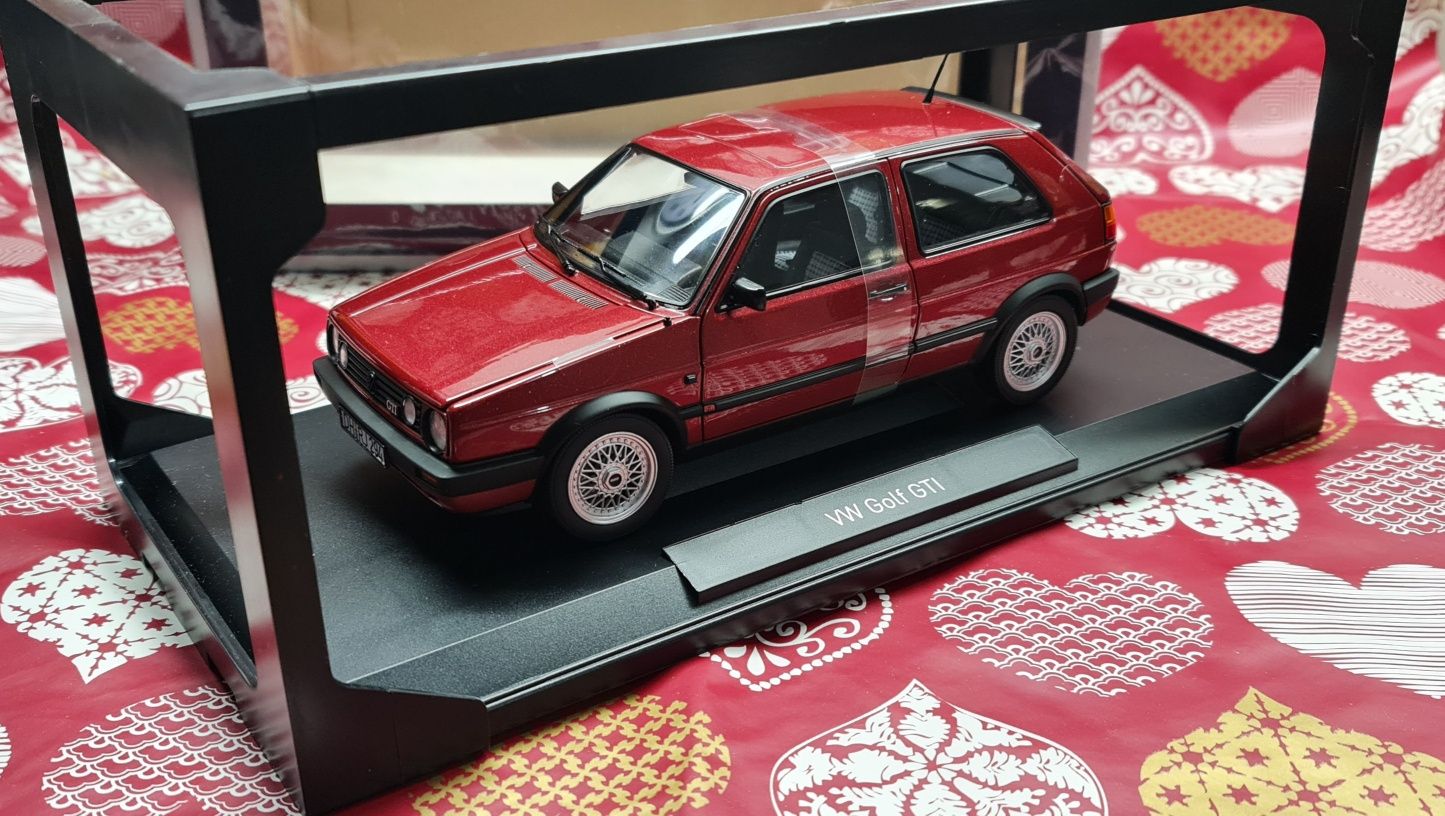 VW Golf II gti 1/18 norev minichamps kyosho Otto ottomobile