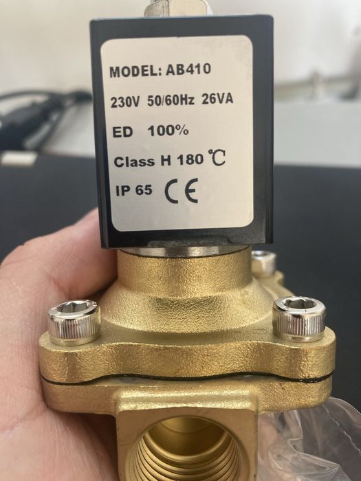 Elektrozawór normalnie zamknięty NC 1/2 cala cewka 230 V AC