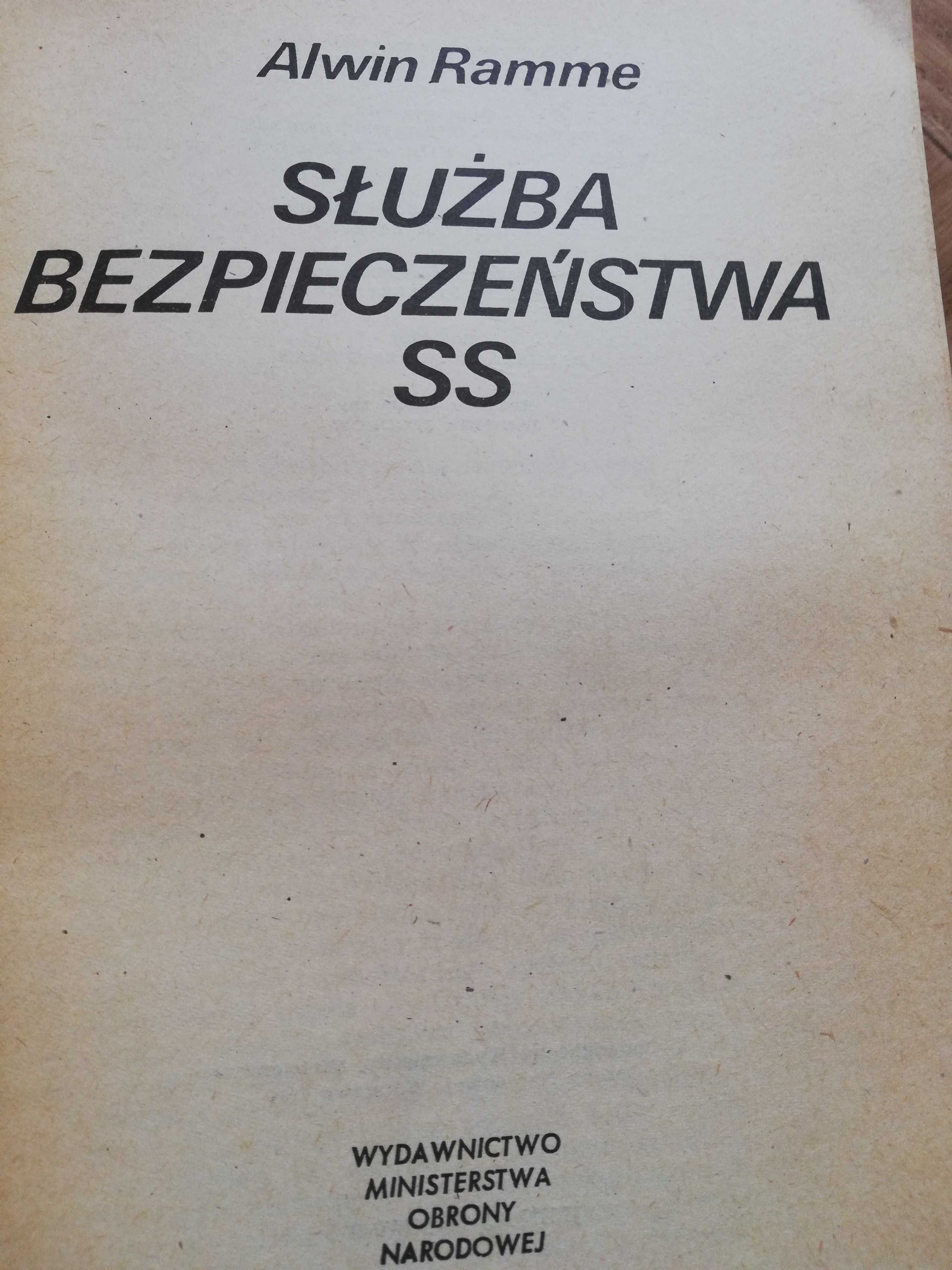 książka: ,,Służba bezpieczeństwa SS"