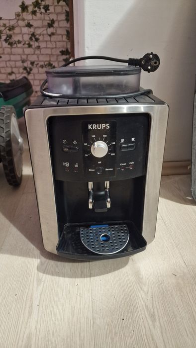 Ekspres do kawy Krups  EA 8010