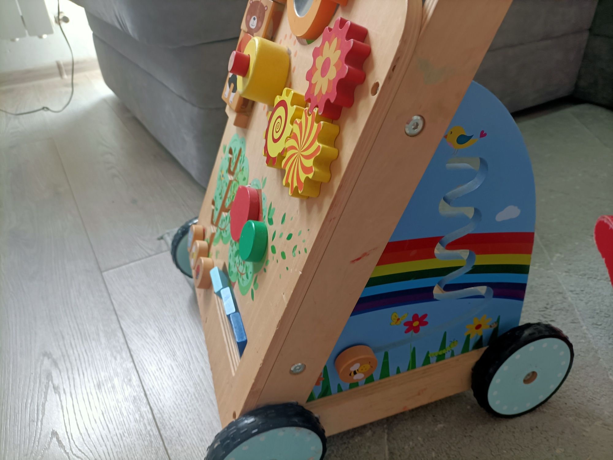 Konik bujany i drewniany pchacz