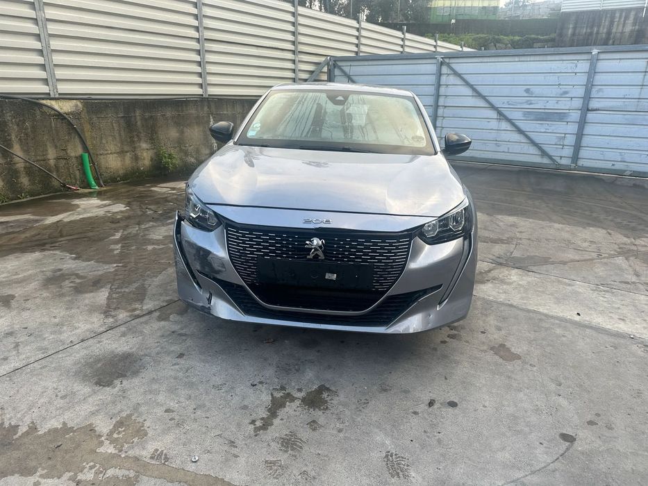 PEUGEOT 208 É ELECTRICO DE 2022 PARA PEÇAS