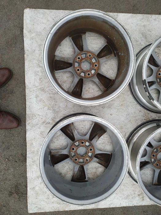 Диски Acura R17 5*114.3 7J ET40 d64.1