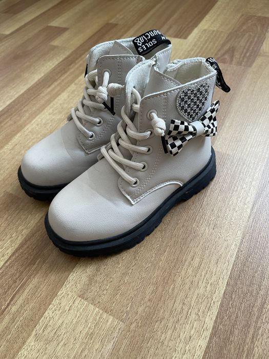 Зимові сапожки, чобітки, ботіночки для дівчинки