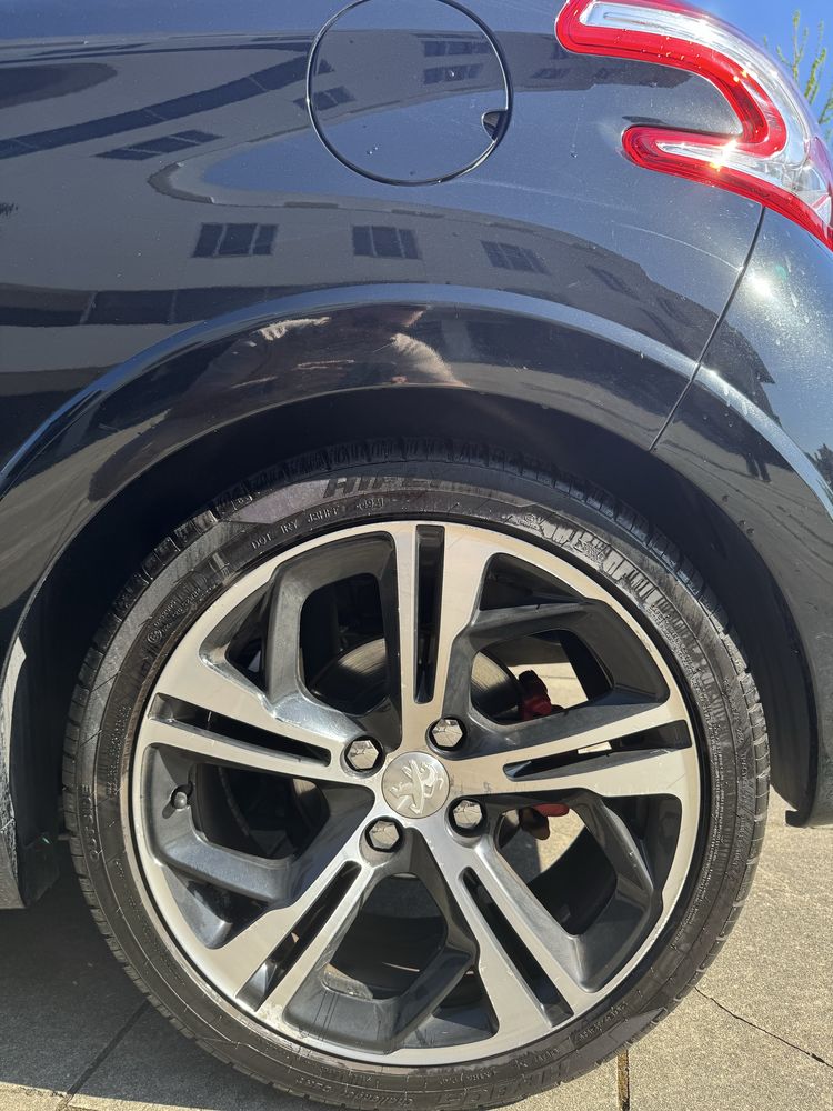 PEUGEOT 208 GTI 2013/09 desde 110 p/mês