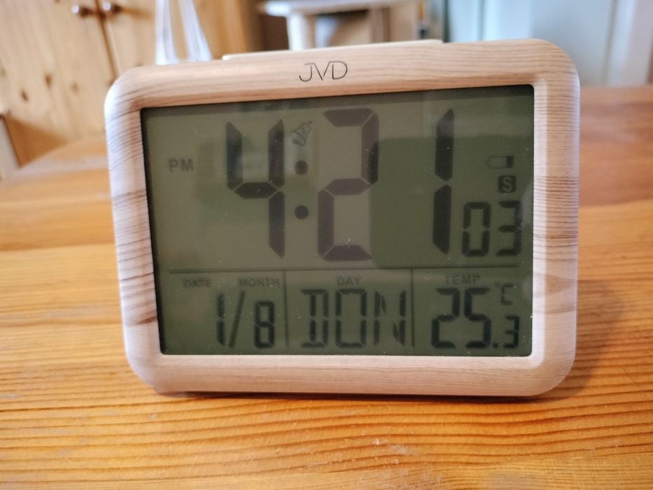 Zegar cyfrowy kolor jasne drewno