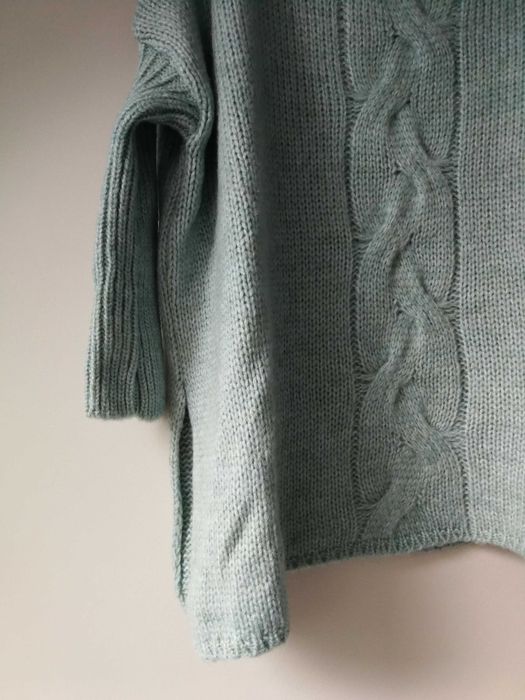 Sweter, ozdobny warkocz, kolor mineral/turkus, oversize, Andżela, nowy