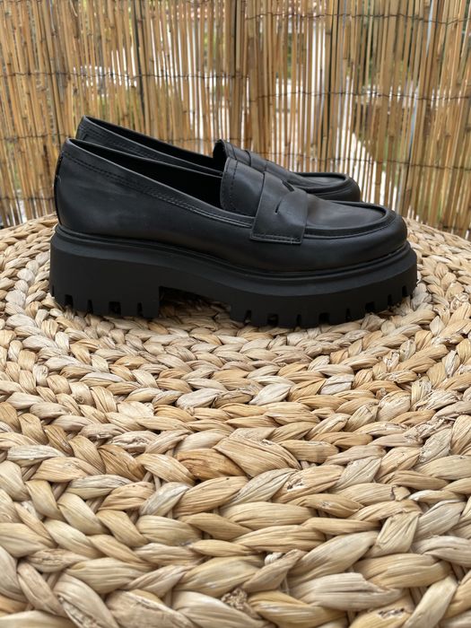 Loafers pretos chunky Stradivarius