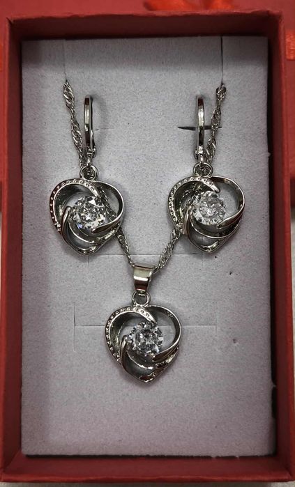 Nowy komplet biżuterii srebrnej 925 serca z cyrkoniami