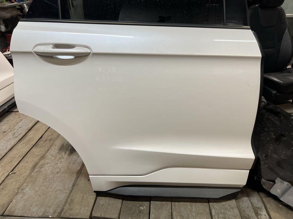 Задняя правая дверь ford edge 2015-2024 год форд едж двери