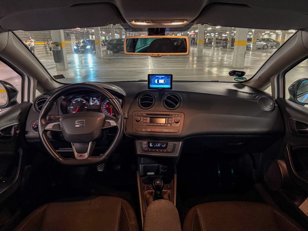 Seat Ibiza FR 2.0l (135€ mes)