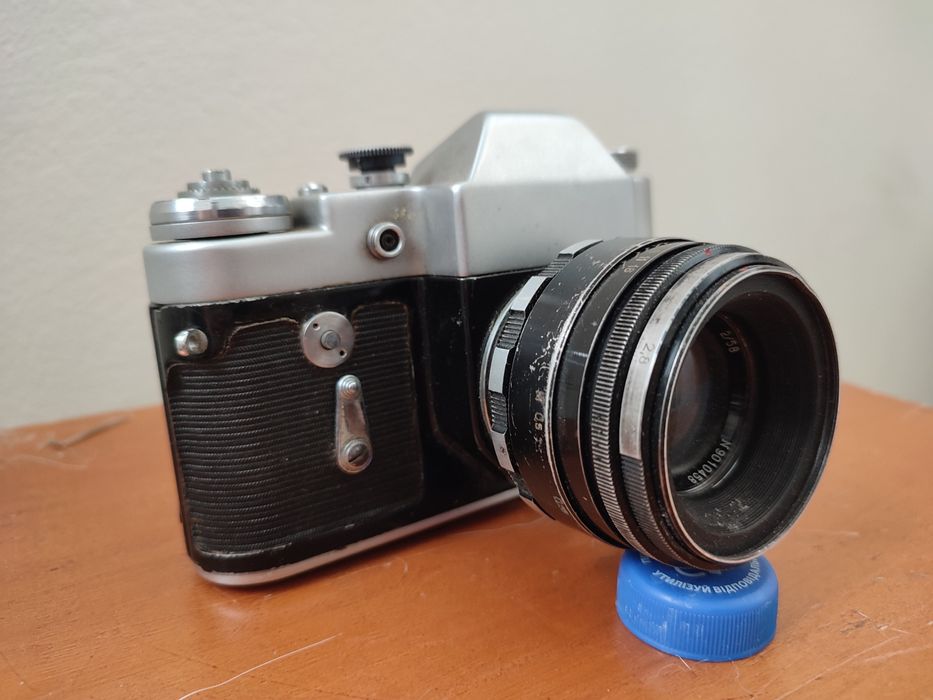 Продам фотоаппарат Зенит-3м с обьективом Гелиос-44