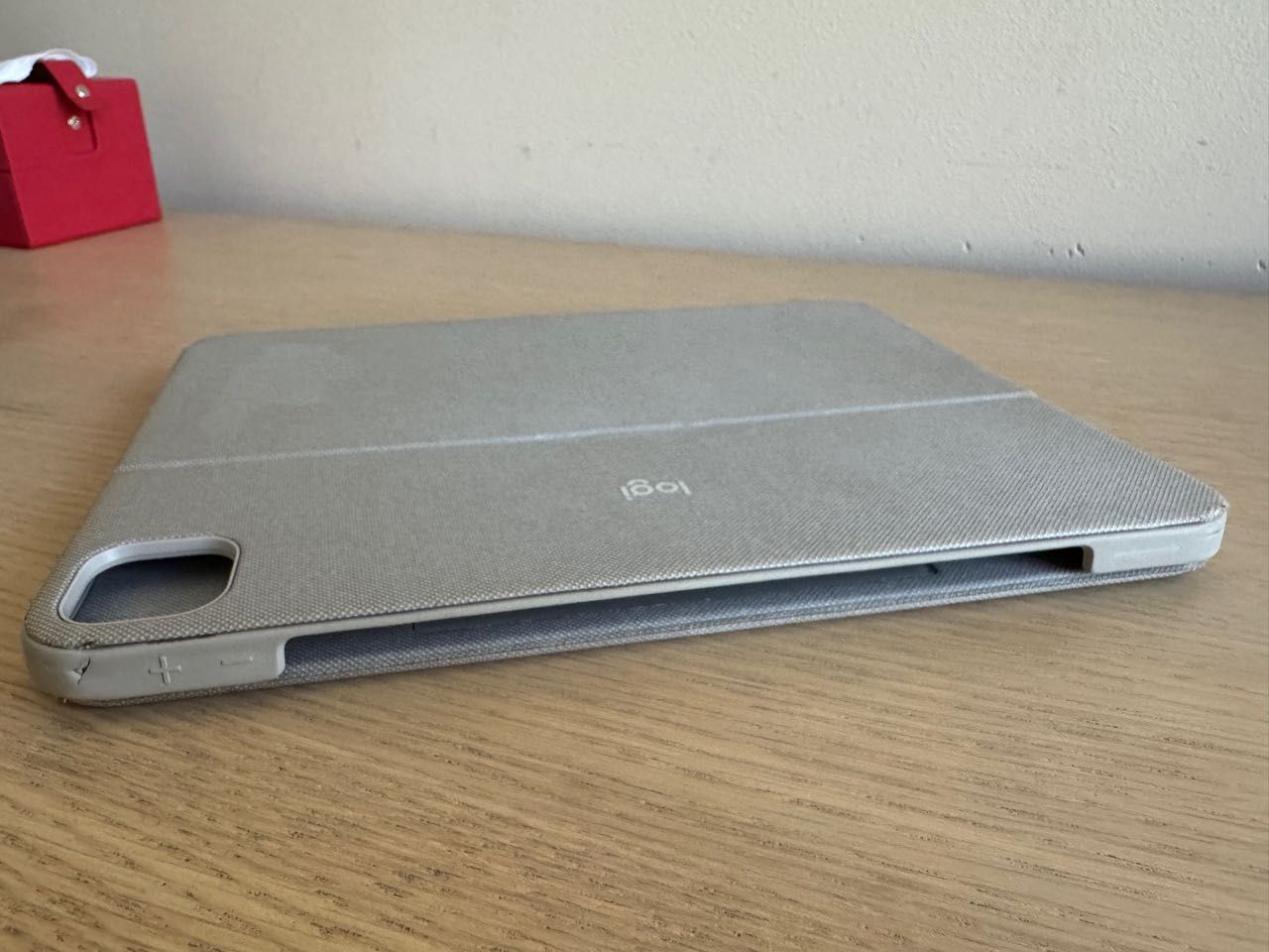 ETUI Logitech Combo Touch do iPada PRO