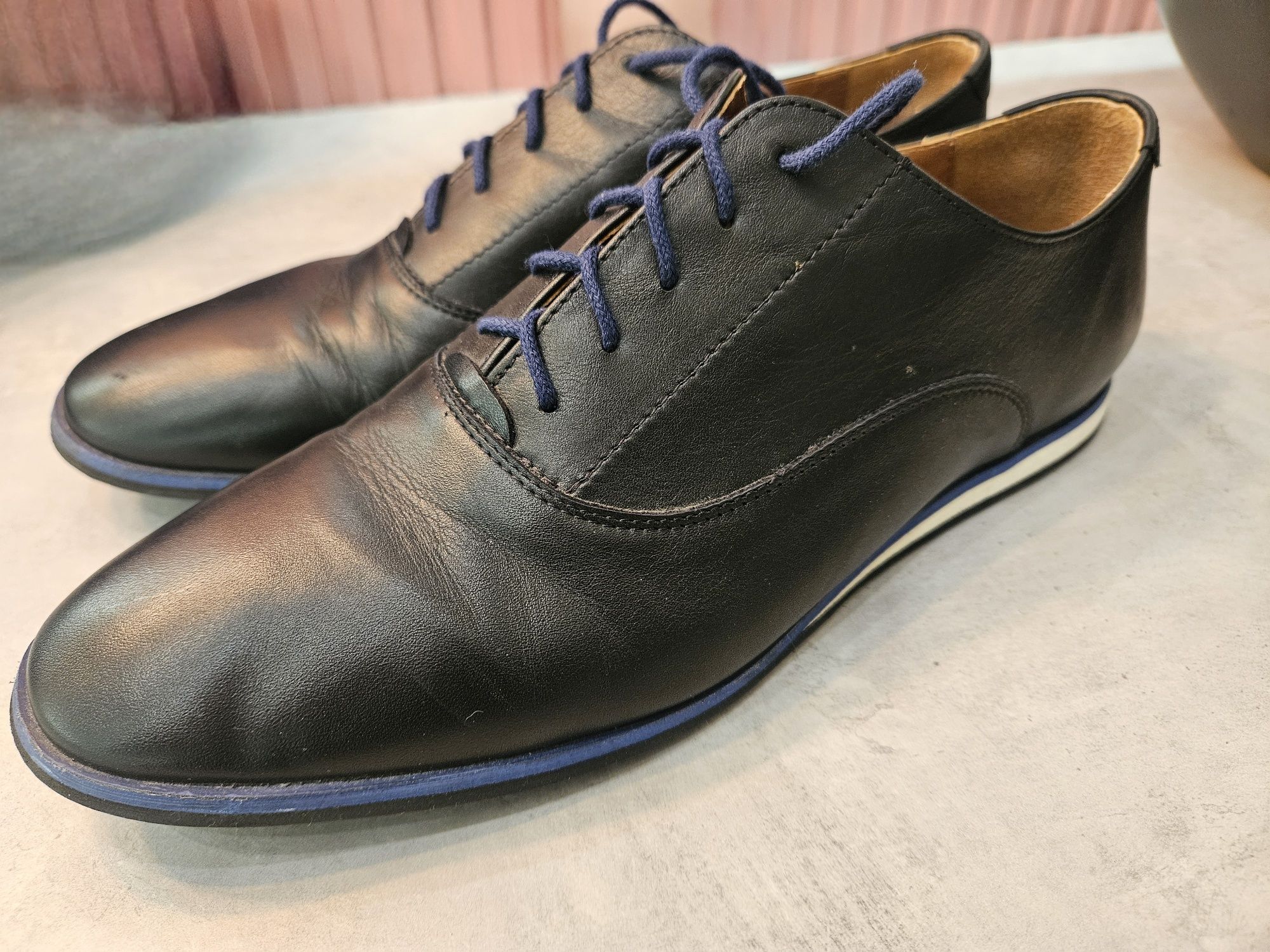 Buty eleganckie Nessi jak nowe venezia 39 40 czarne niebieskie półbuty