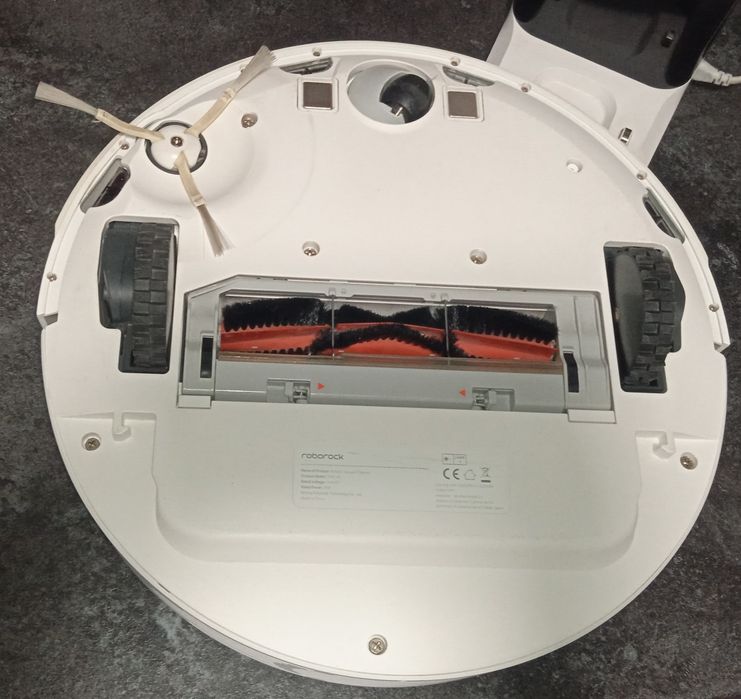 Продам робот пилосос Roborock S5