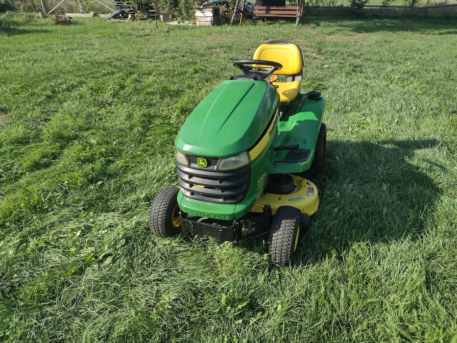 Traktorek do trawy John Deere x300