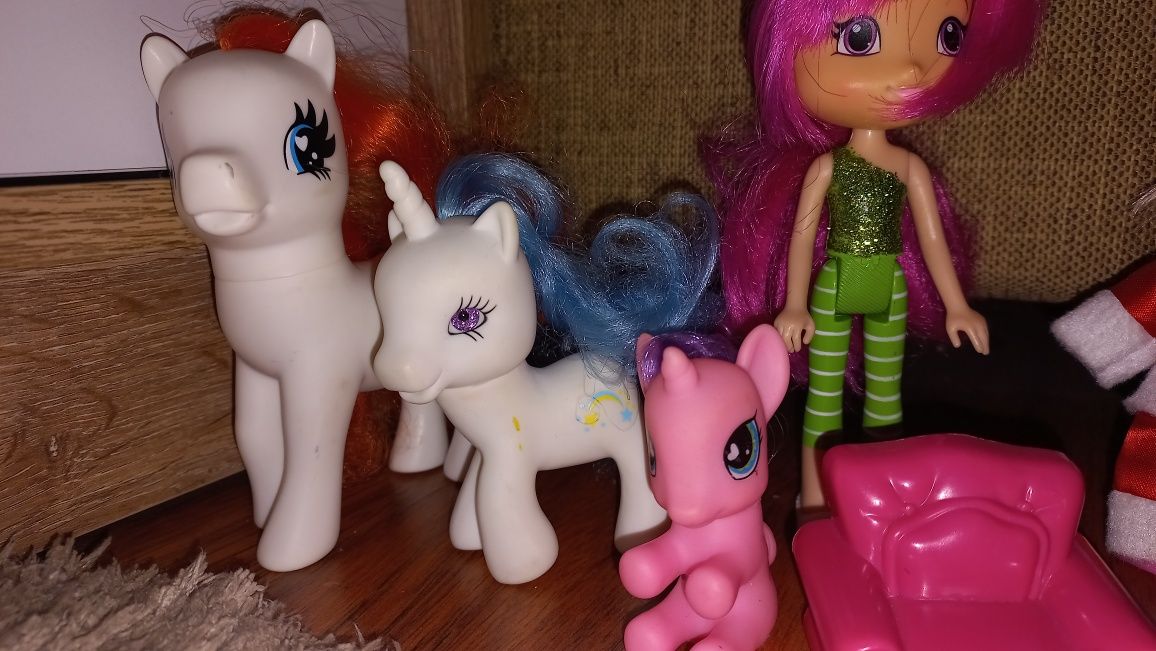 Набор игрушек набір лот кукол пони поняшки Шарлотта Земляничка мебели