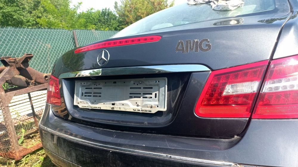 klapa bagażnika tył kpl mercedes w207 lak. 755 wwa