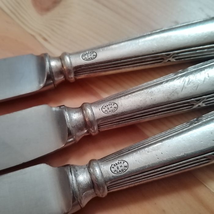 3 noże obiadowe posrebrzane Fraget stare Plaque