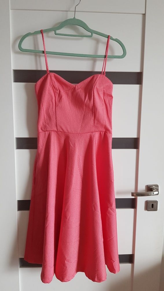 Louche luxe sukienka za kolana na ramiączkach rozkloszowana Pink r 38