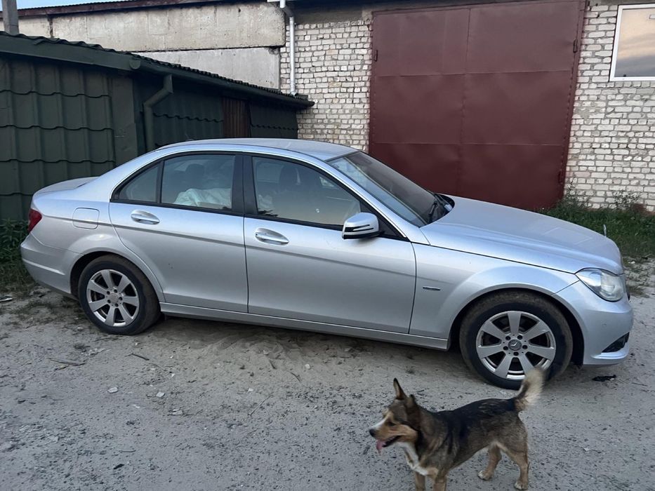 Двері передні+задні Mercedes Benz W 204