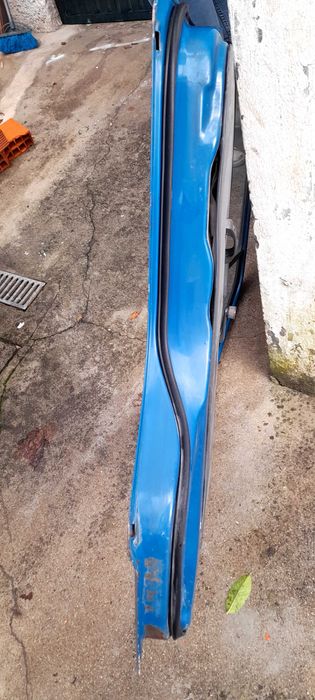 Portas da Toyota Dyna duzentos e cinquenta