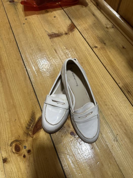 Взуття нове з натуральної шкіри!