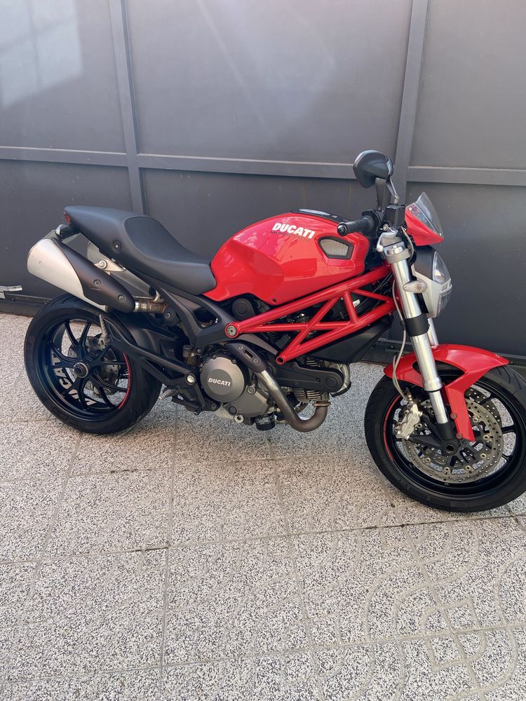 Ducati Monster 796